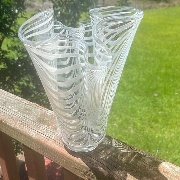 Other - GLASS VASE HANDKERCHIEF SCALLOPED WHITE STRIPES 9” tall